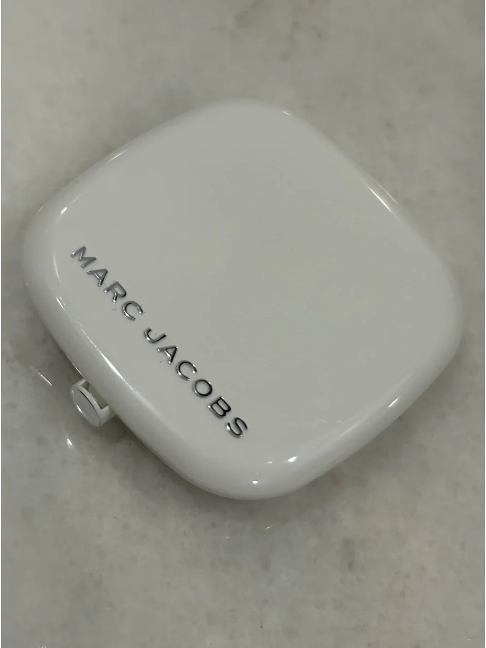 Marc Jacobs Omega Bronze Coconut Perfect Tan 104 Tan-Tastic NWOB